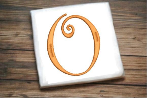 Elegant O Monogram for Seasonal Embroidery